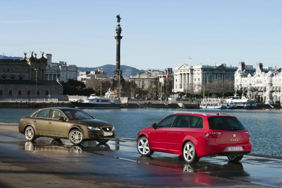  Seat Exeo 2.0 TDI with CVT Multitronic 2011 года  (фото 17 из 21)